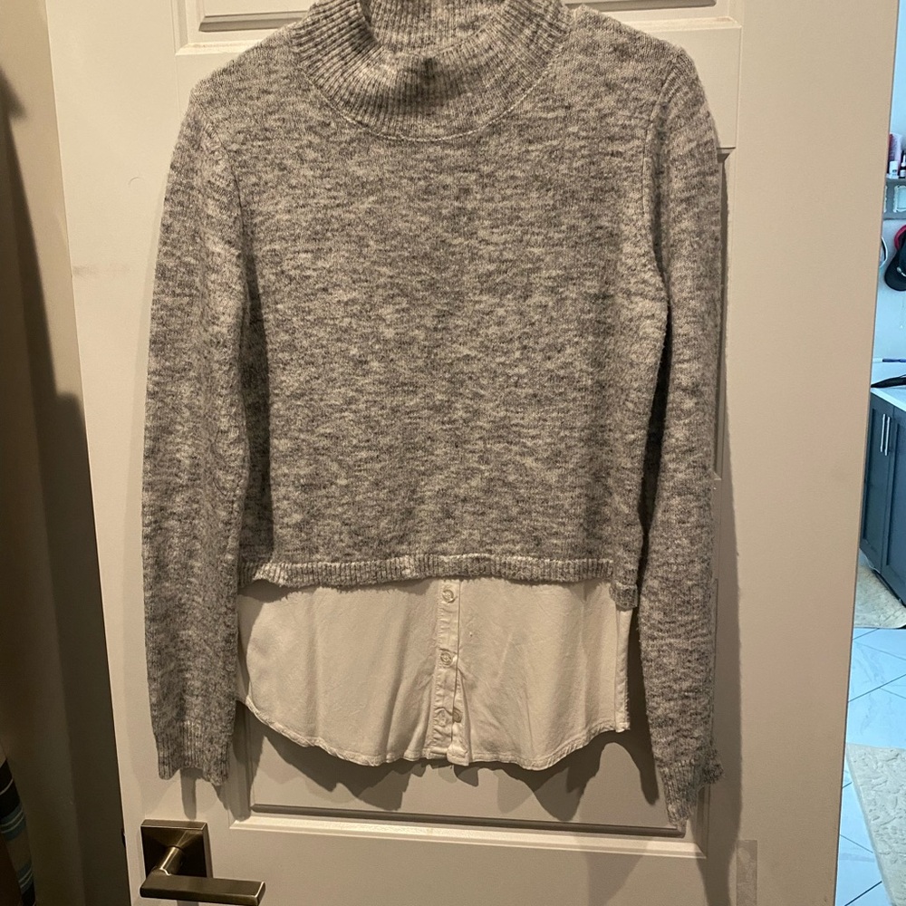 Jessica Simpson Gray Sweater with White Layer